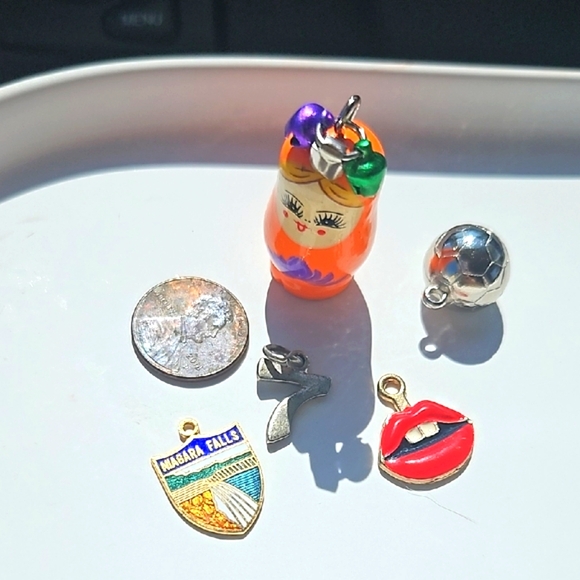 5 pc lot pendants assorted - Picture 8 of 9